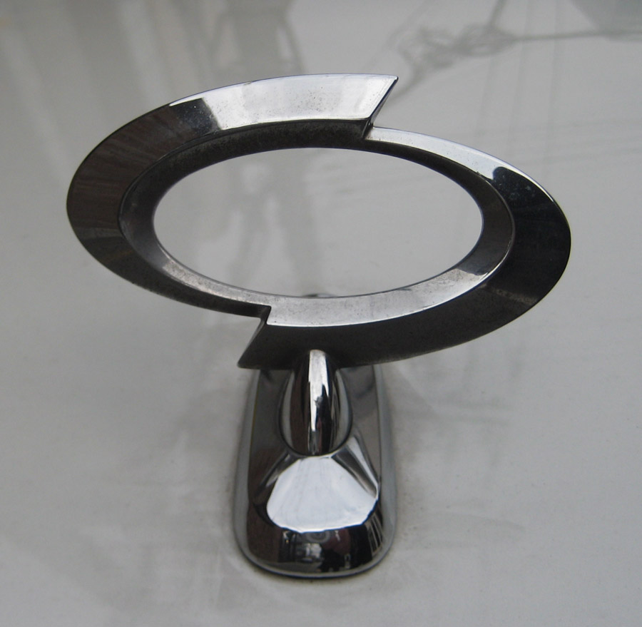 renault-samsung_hood_emblem