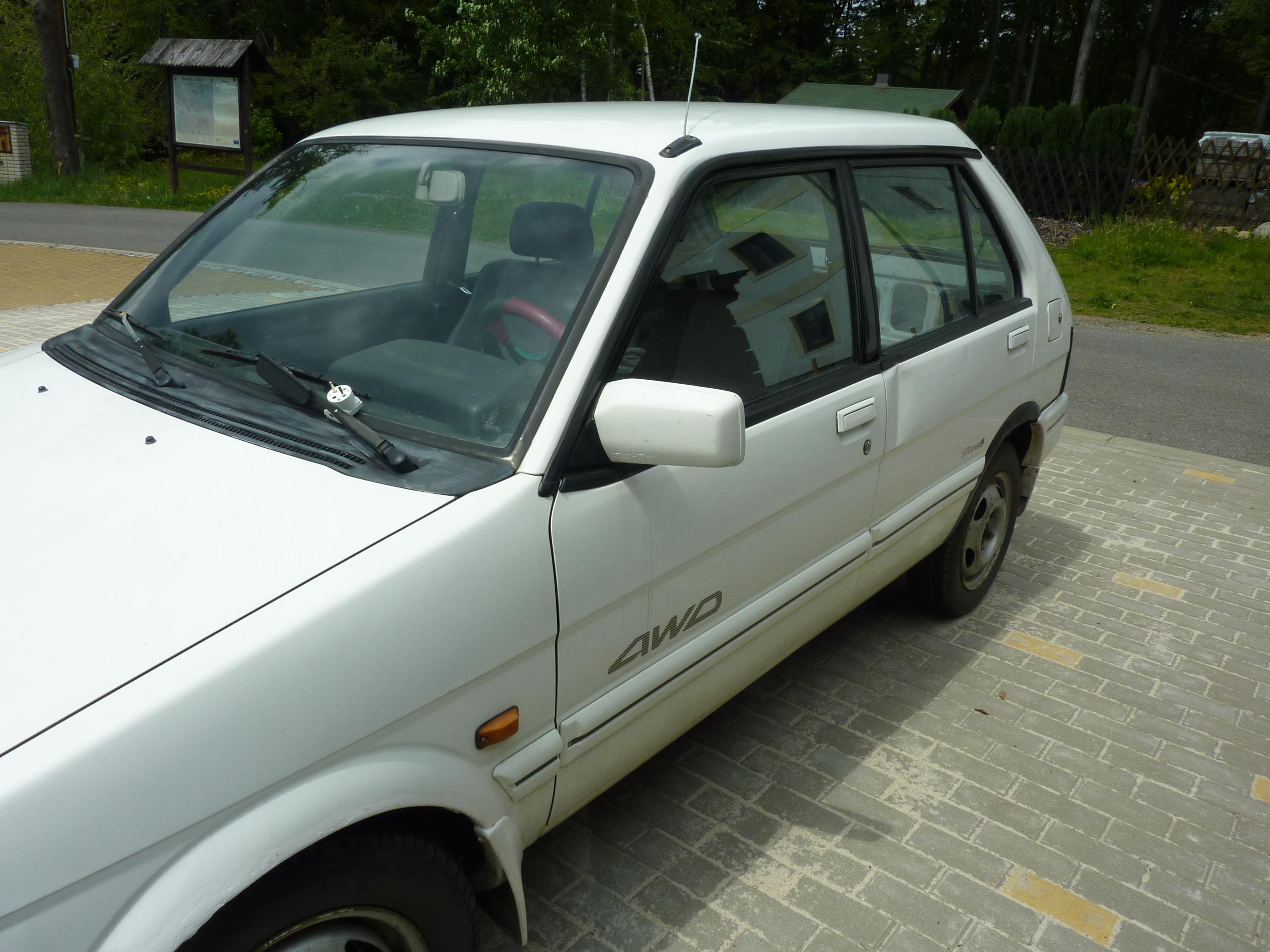 Subaru Justy 1200 GLi 4WD (5)