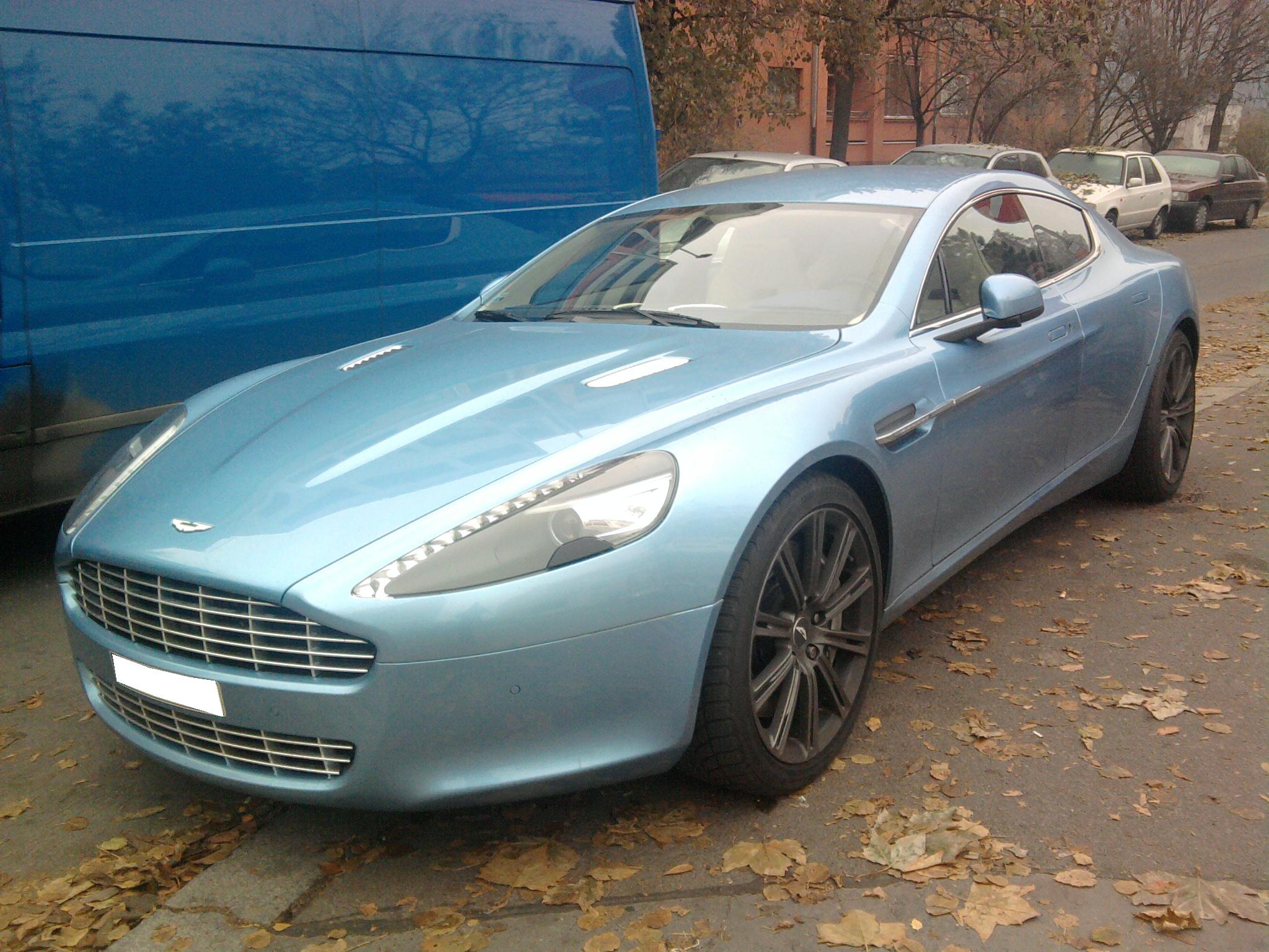 Aston Martin Rapide (2)
