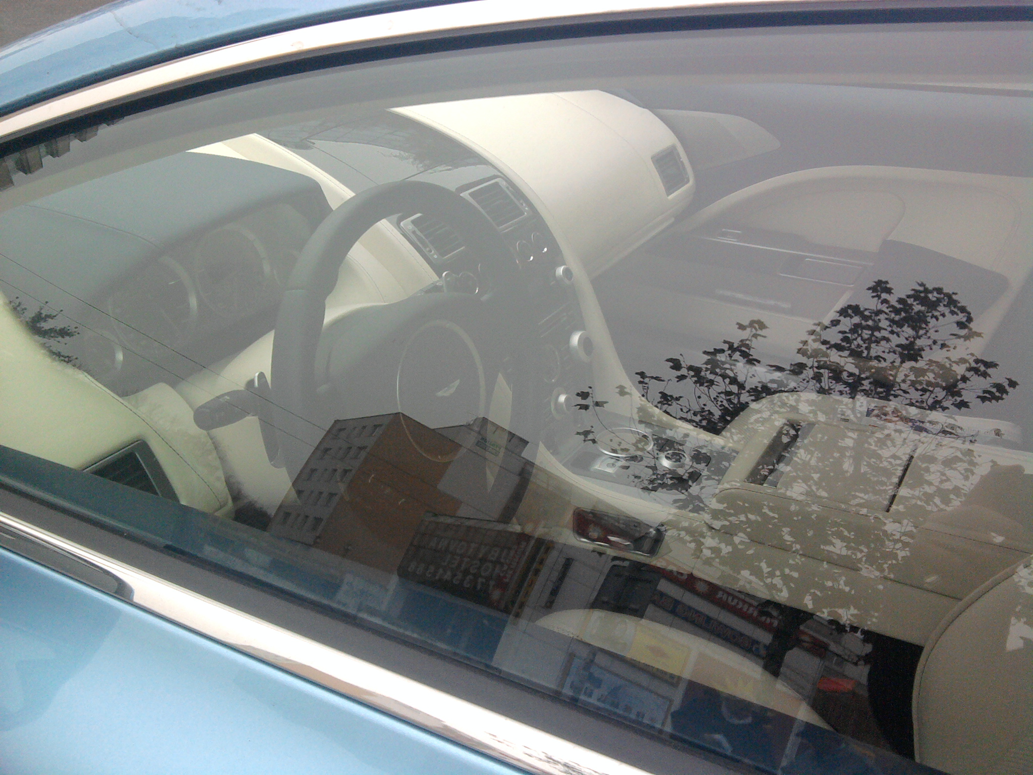 Aston Martin Rapide (7)