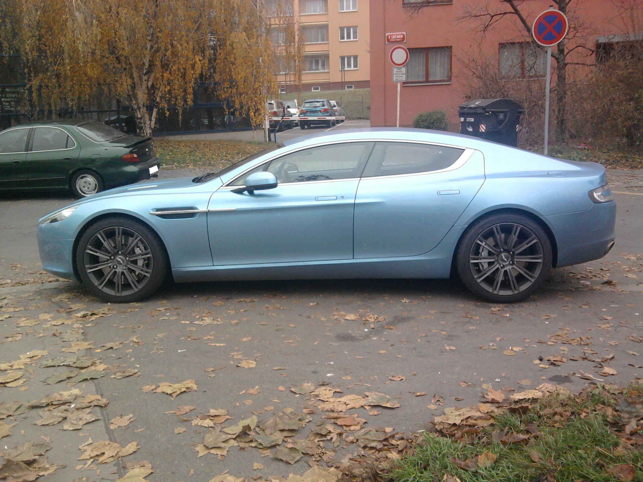 Aston Martin Rapide (8)