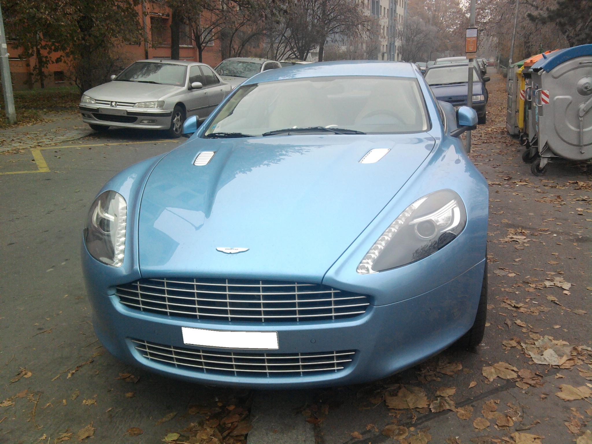 Aston Martin Rapide (10)