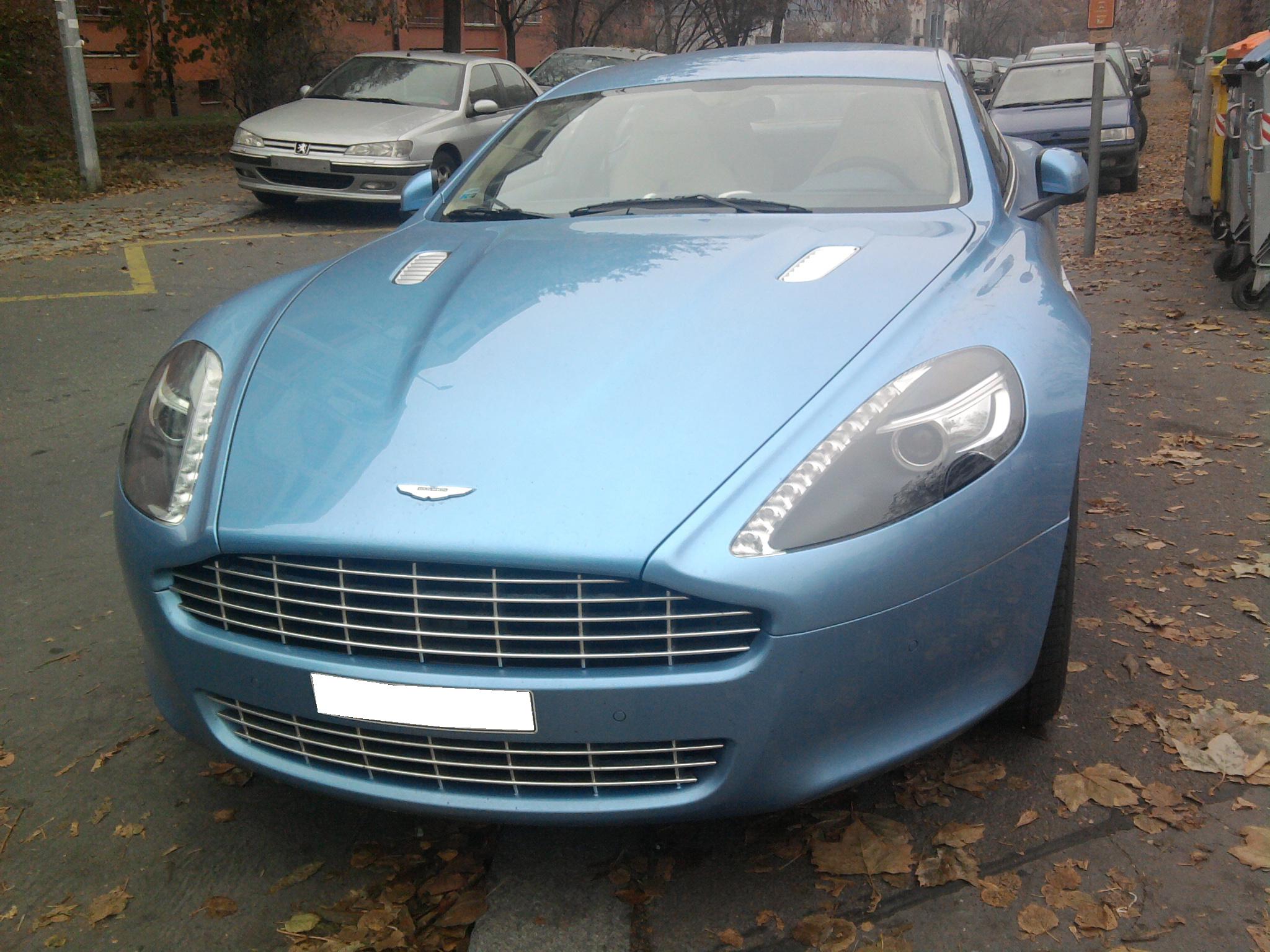 Aston Martin Rapide (11)