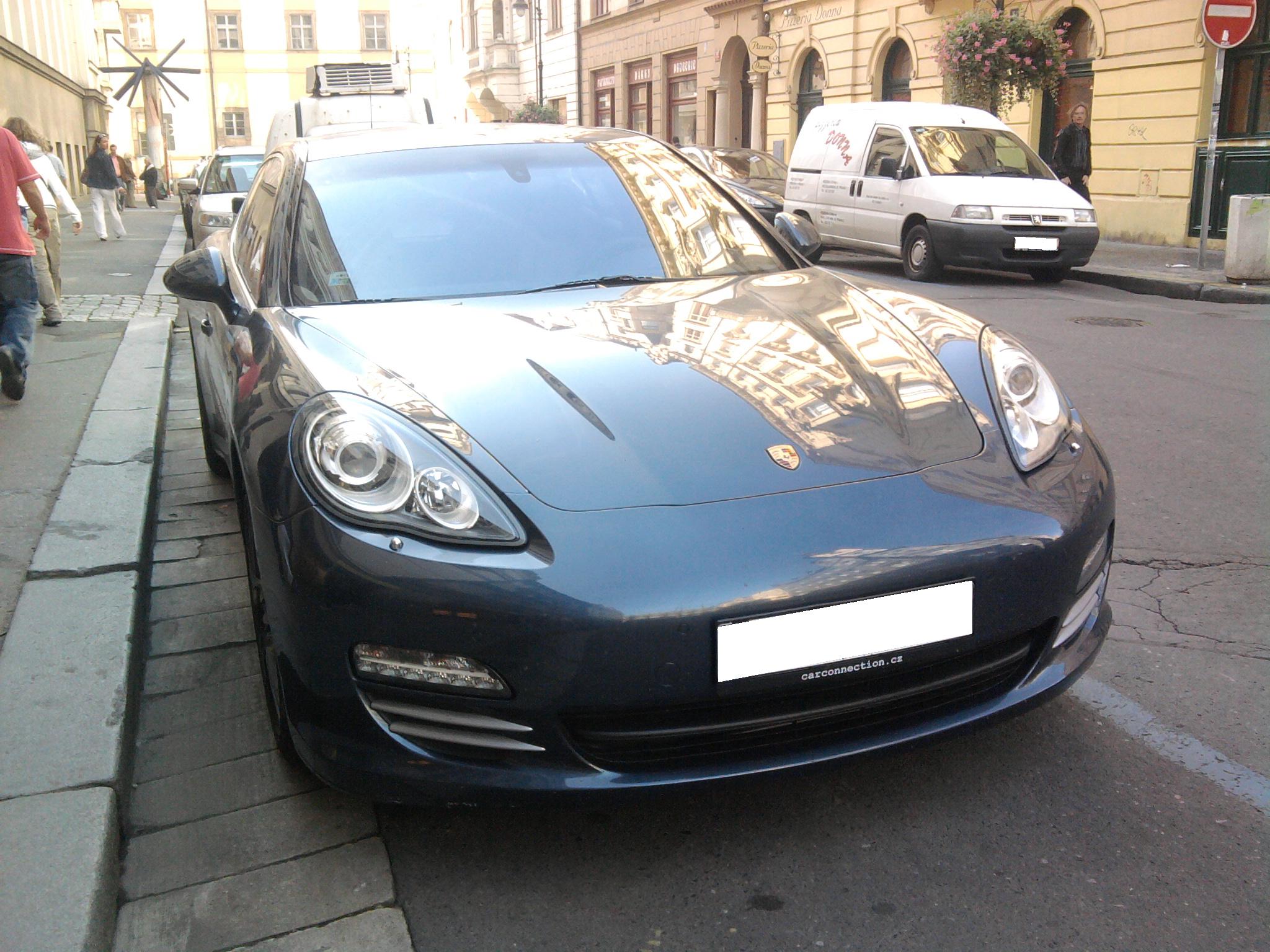 Porsche Panamera 4S (2)