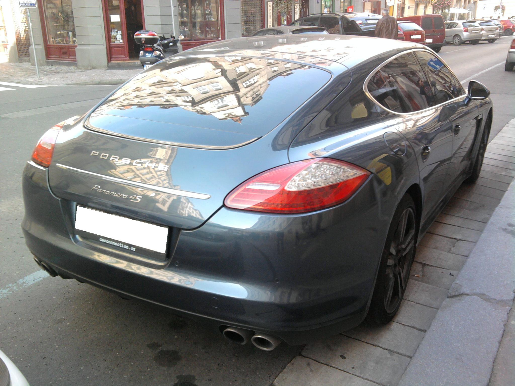 Porsche Panamera 4S (4)