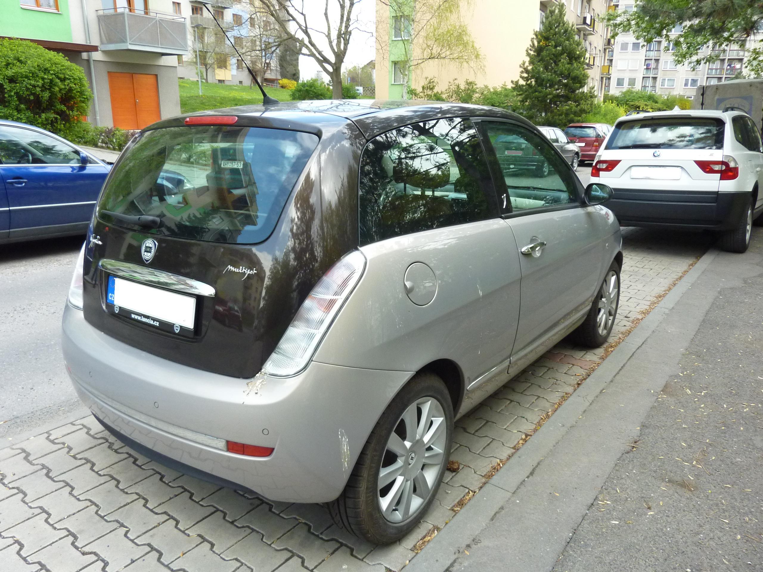 Lancia Ypsilon Multijet (2)